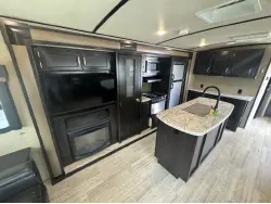 2018 GRAND DESIGN IMAGINE 2950RL