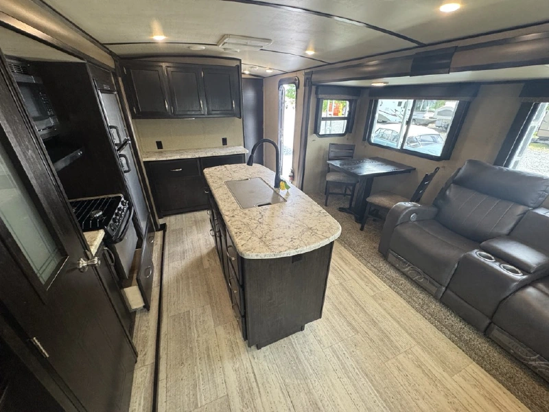 2018 GRAND DESIGN IMAGINE 2950RL