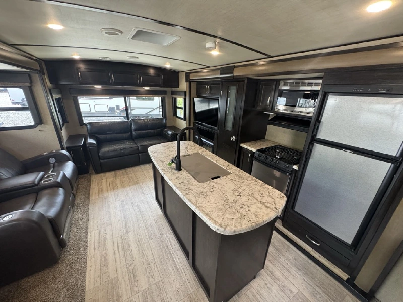 2018 GRAND DESIGN IMAGINE 2950RL