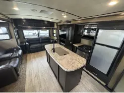 2018 GRAND DESIGN IMAGINE 2950RL