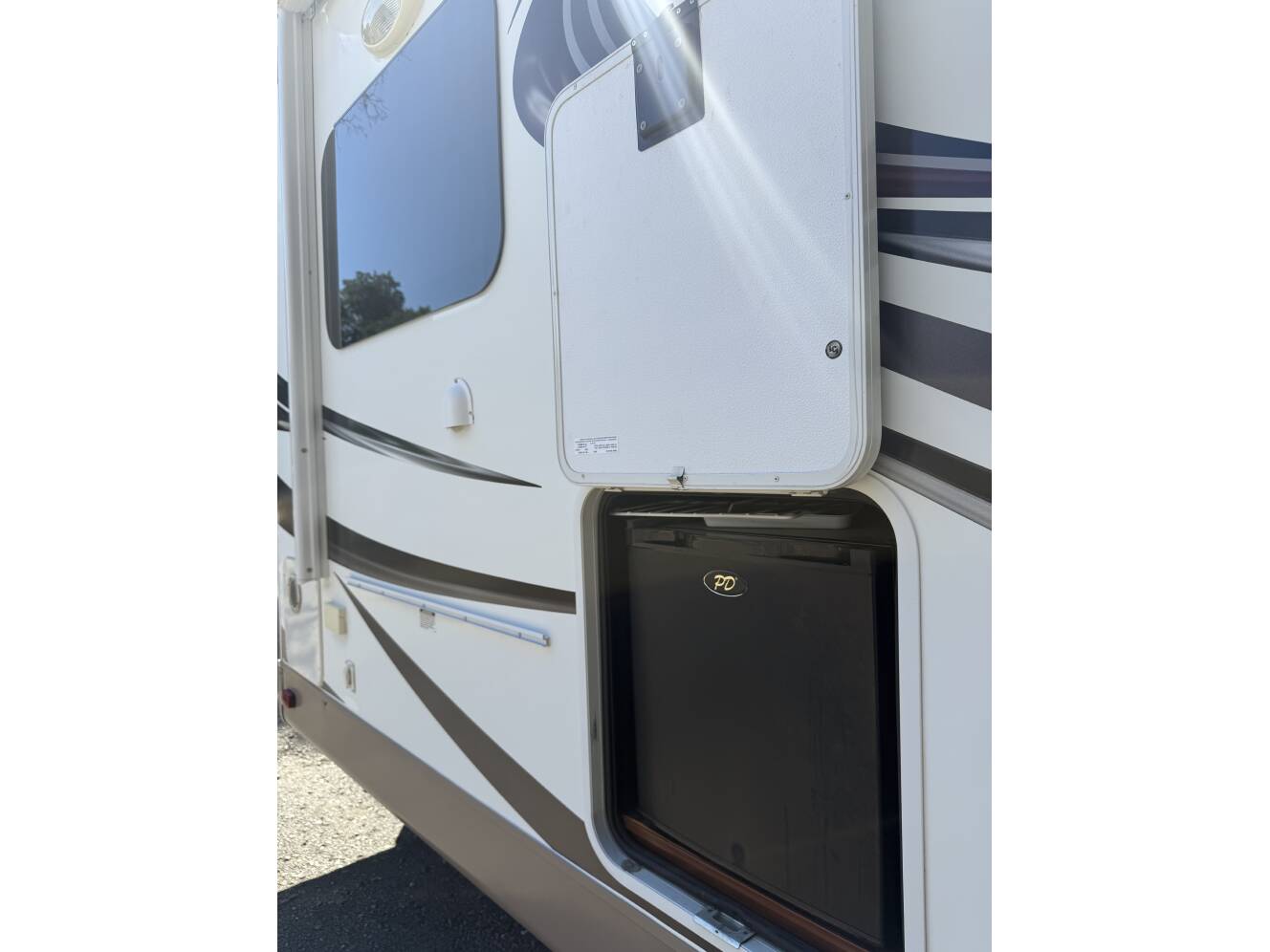 A photo of this 2015 Forest River ROCKWOOD SIGNATURE ULTRA LITE 8280WS