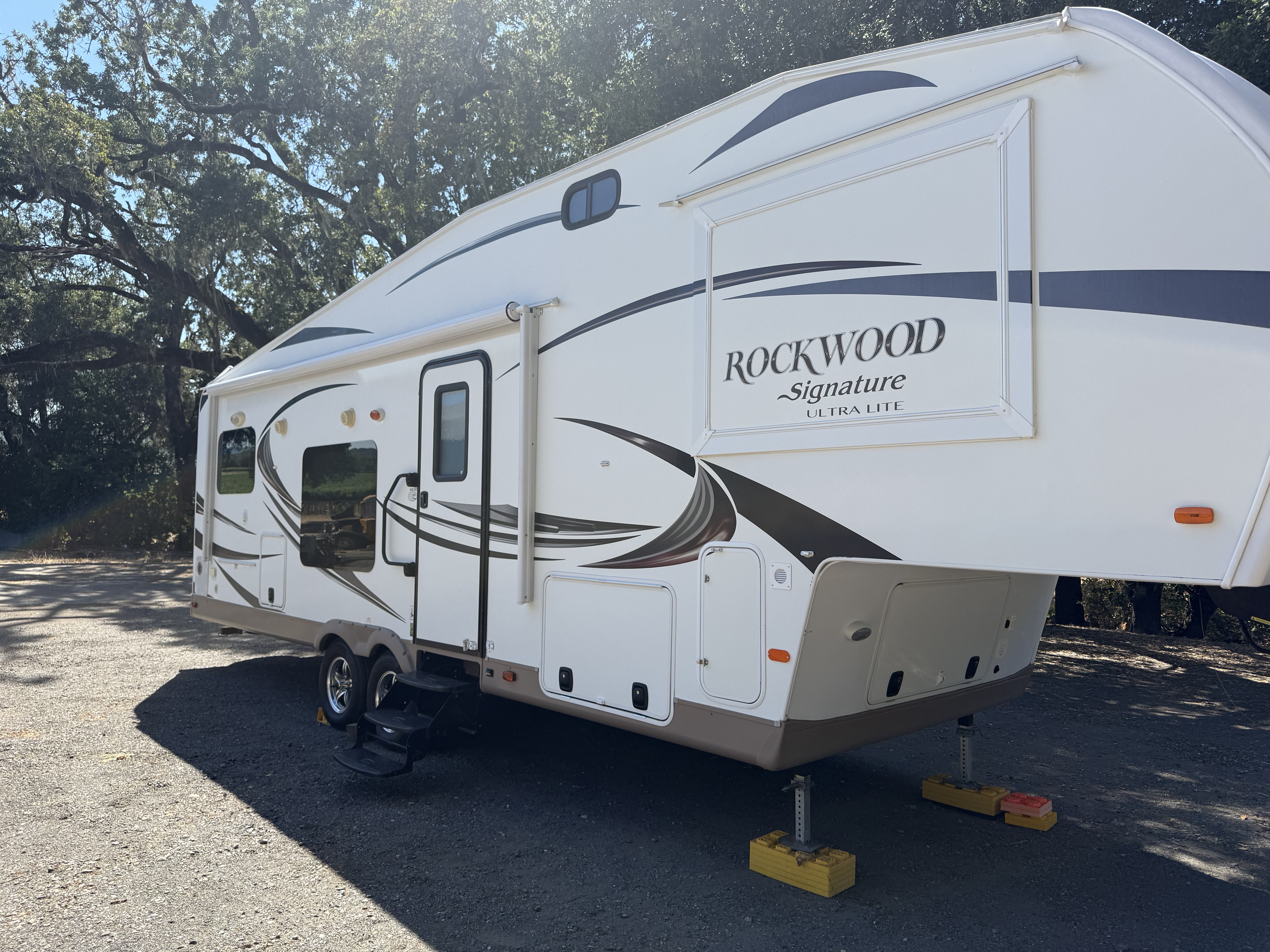 Forest River Rockwood Signature Ultra Lite 8280WS RVs for sale