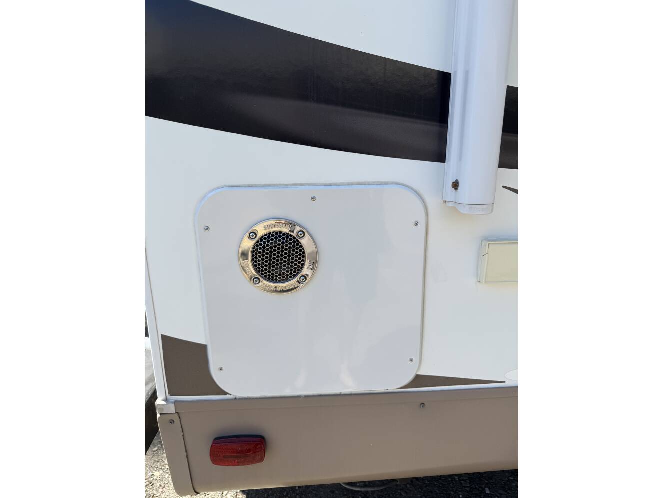 A photo of this 2015 Forest River ROCKWOOD SIGNATURE ULTRA LITE 8280WS