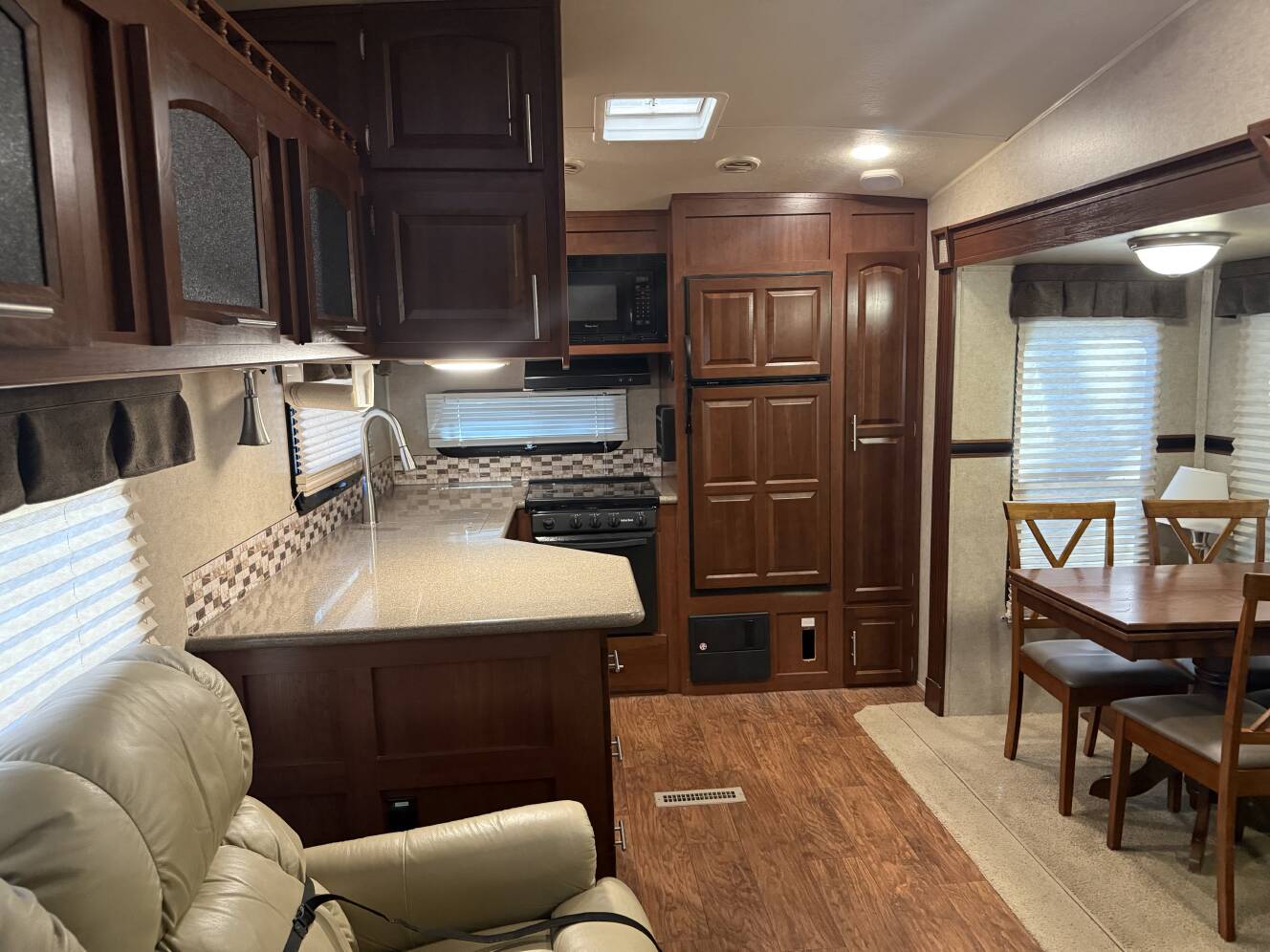 A photo of this 2015 Forest River ROCKWOOD SIGNATURE ULTRA LITE 8280WS