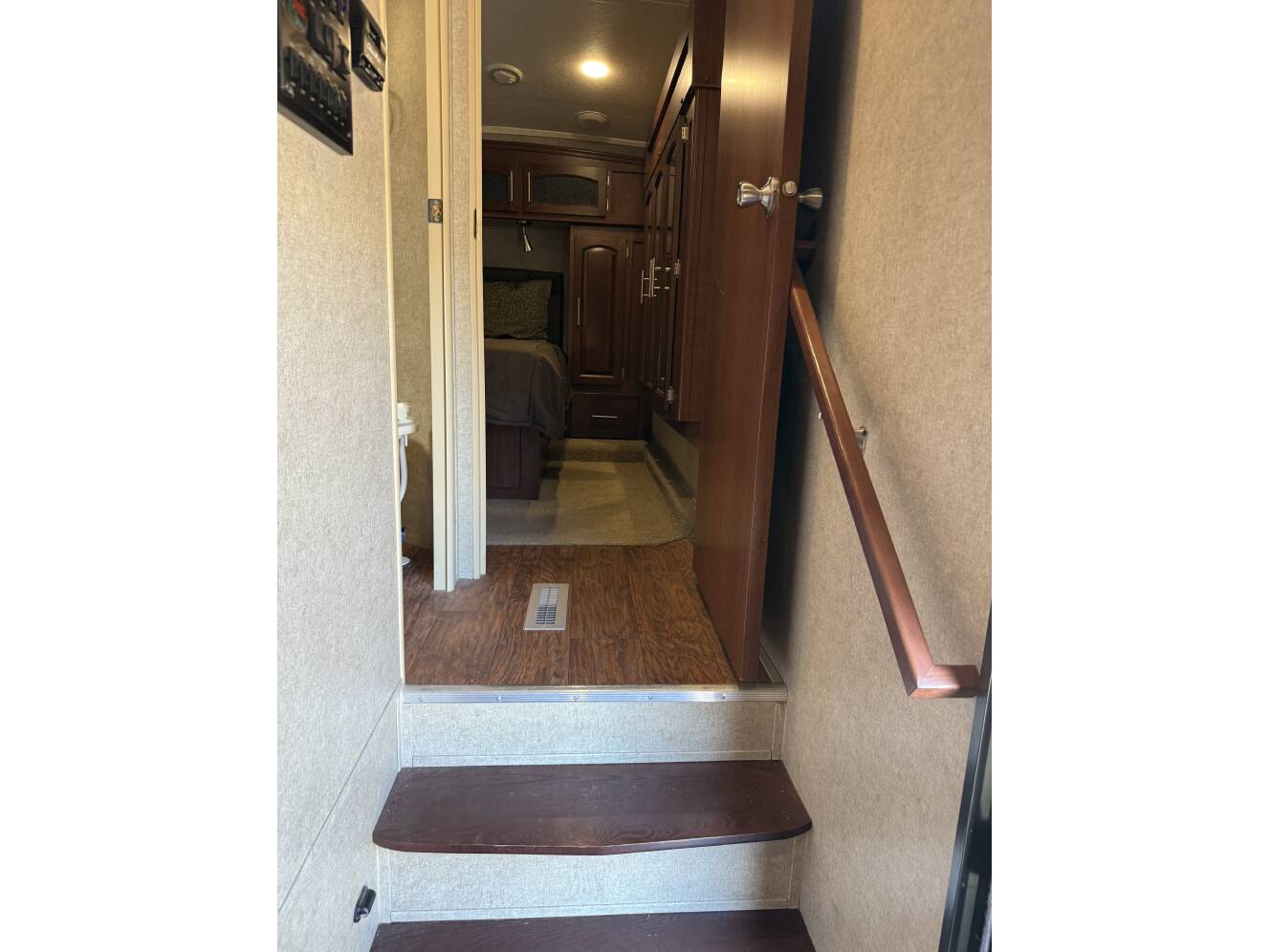 A photo of this 2015 Forest River ROCKWOOD SIGNATURE ULTRA LITE 8280WS