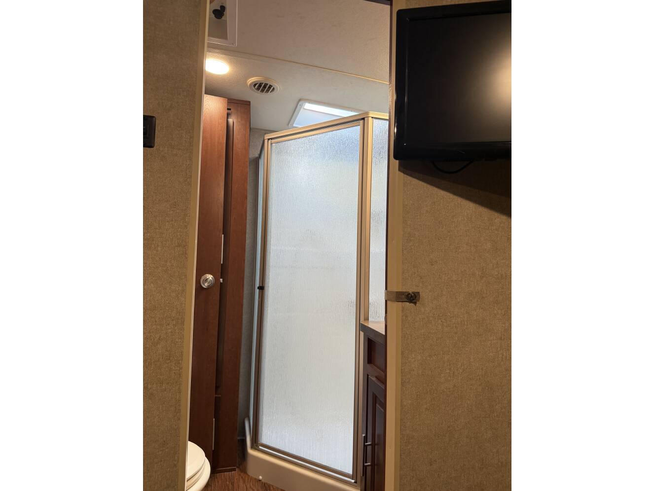A photo of this 2015 Forest River ROCKWOOD SIGNATURE ULTRA LITE 8280WS
