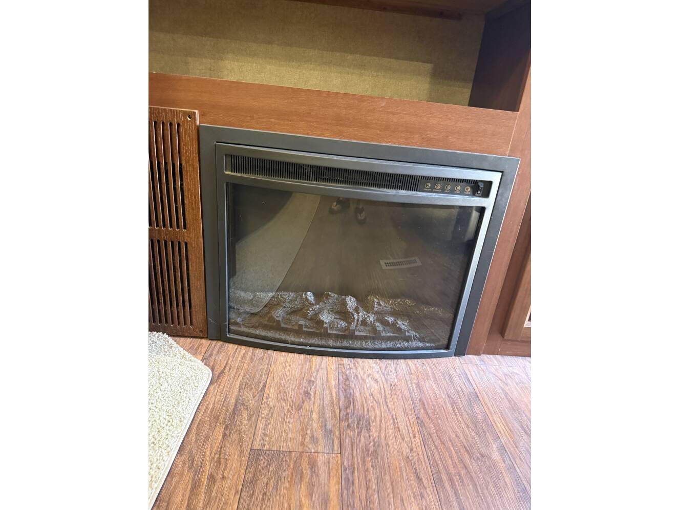 A photo of this 2015 Forest River ROCKWOOD SIGNATURE ULTRA LITE 8280WS