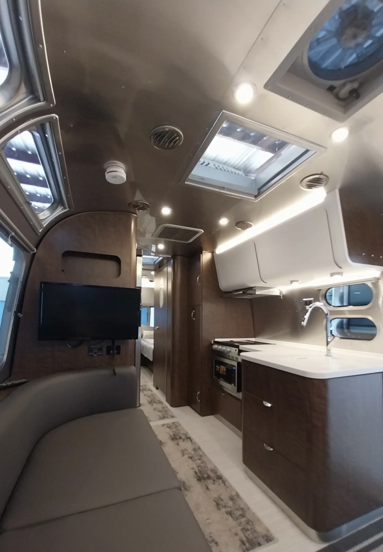 2023 Airstream GLOBETROTTER 27FB TWIN in lake worth FL
