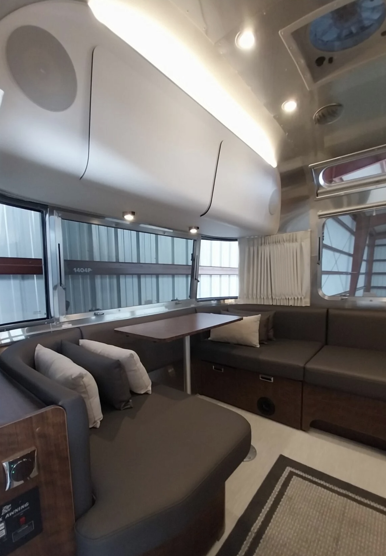 2023 Airstream GLOBETROTTER 27FB TWIN RV