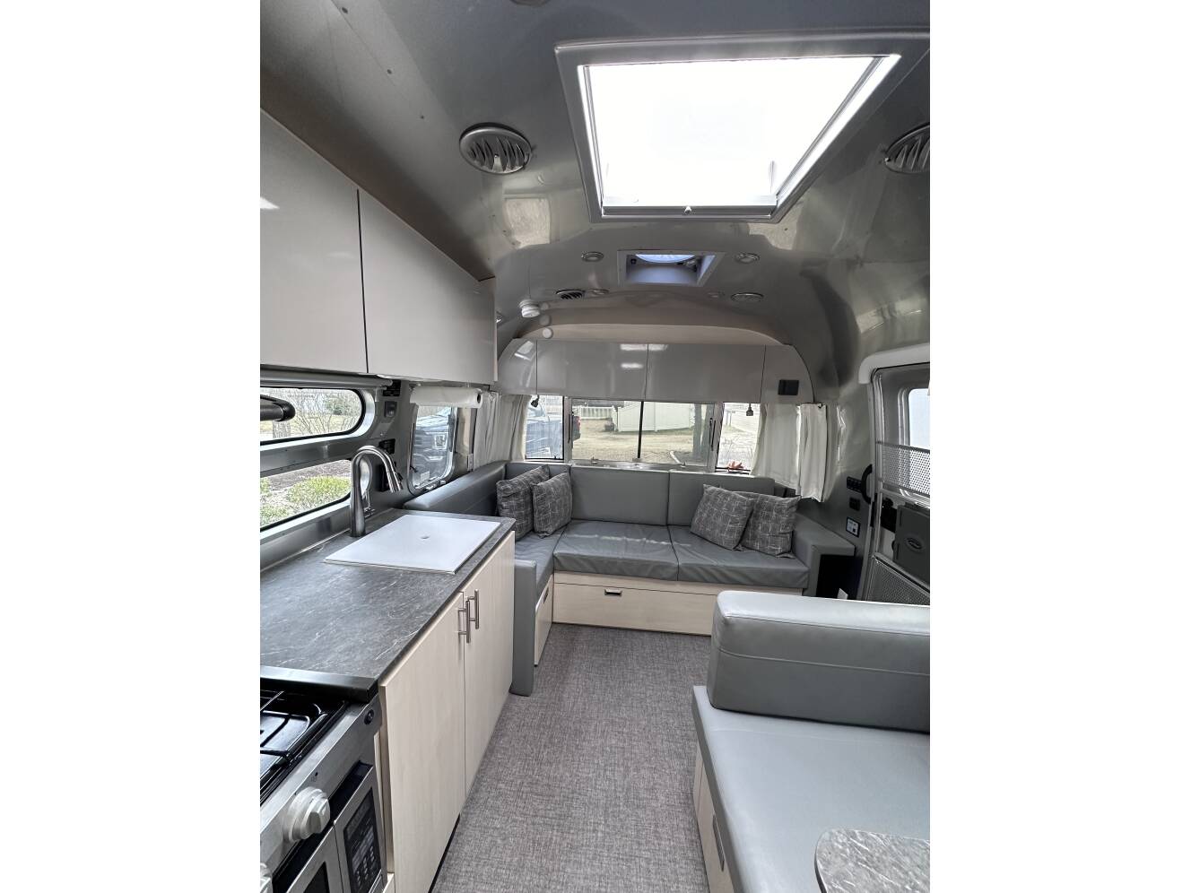 A photo of this 2021 Airstream FLYING CLOUD 28RB TWIN