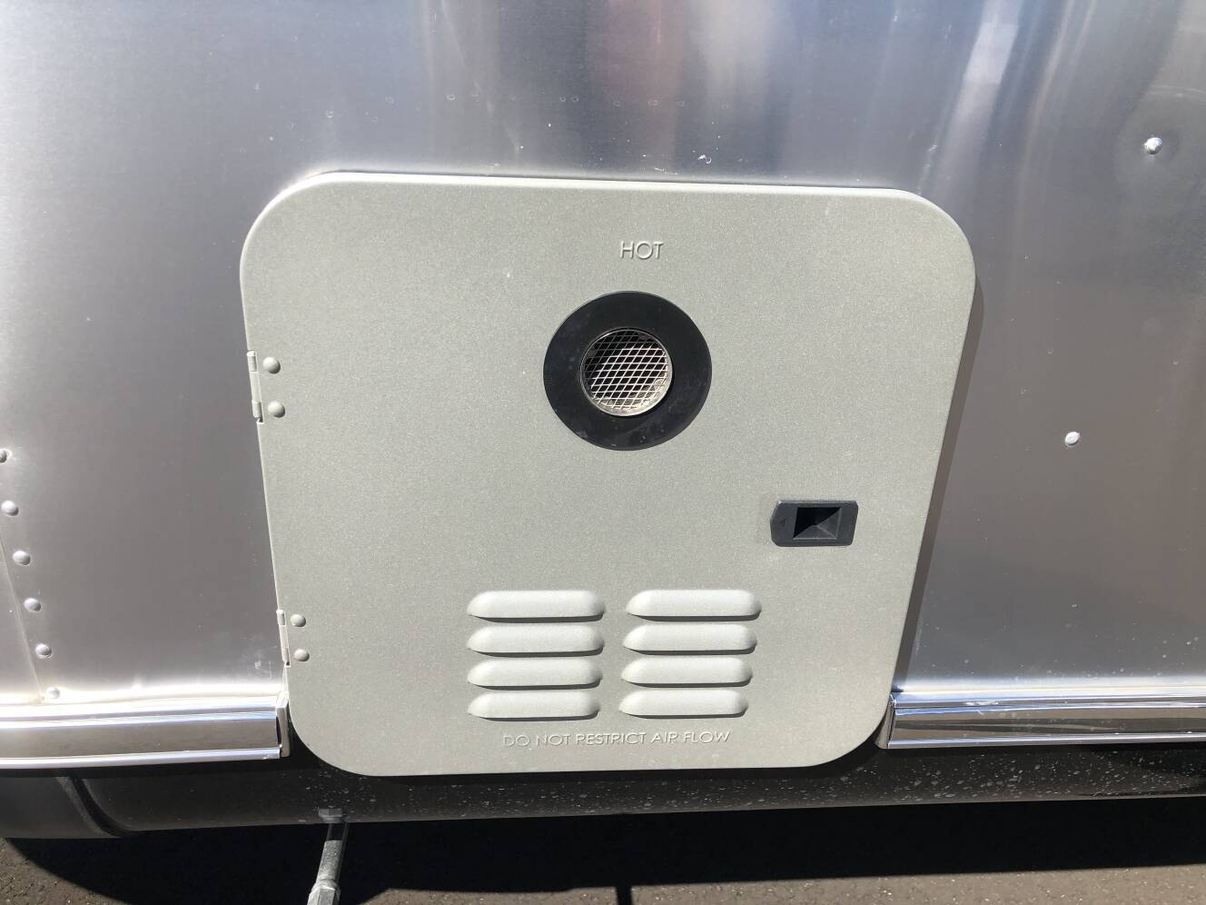 A photo of this 2021 Airstream FLYING CLOUD 28RB TWIN
