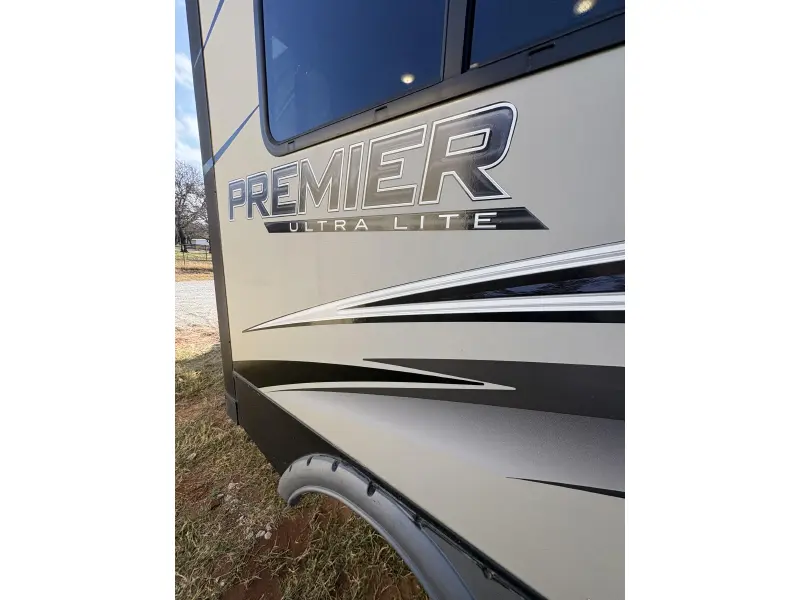 2019 Keystone Bullet PREMIERE ULTRA LITE 19FBPR