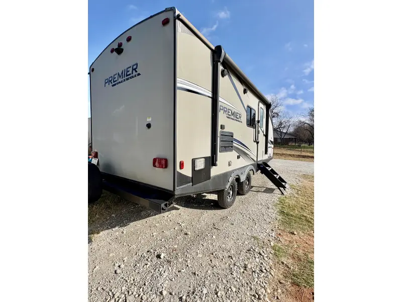 2019 Keystone Bullet PREMIERE ULTRA LITE 19FBPR