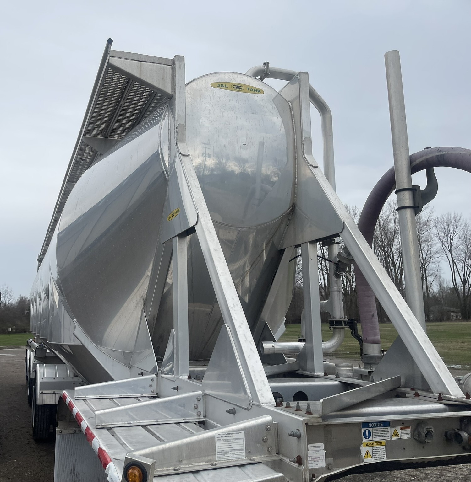2019 J&L TRAILERS Food Grade in Saginaw, MI