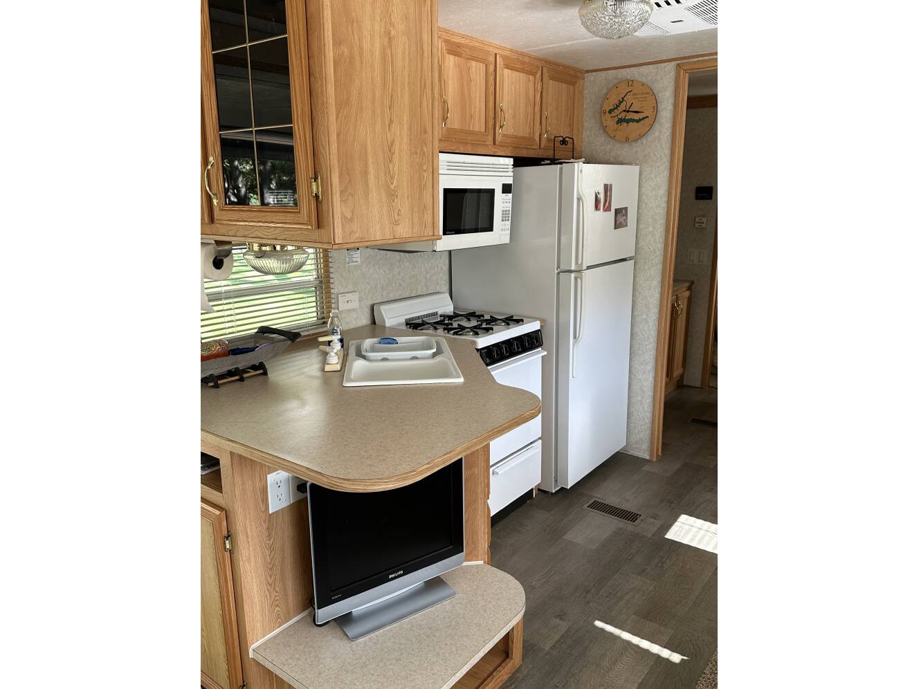 A photo of this 2005 Damon BAYRIDGE 38