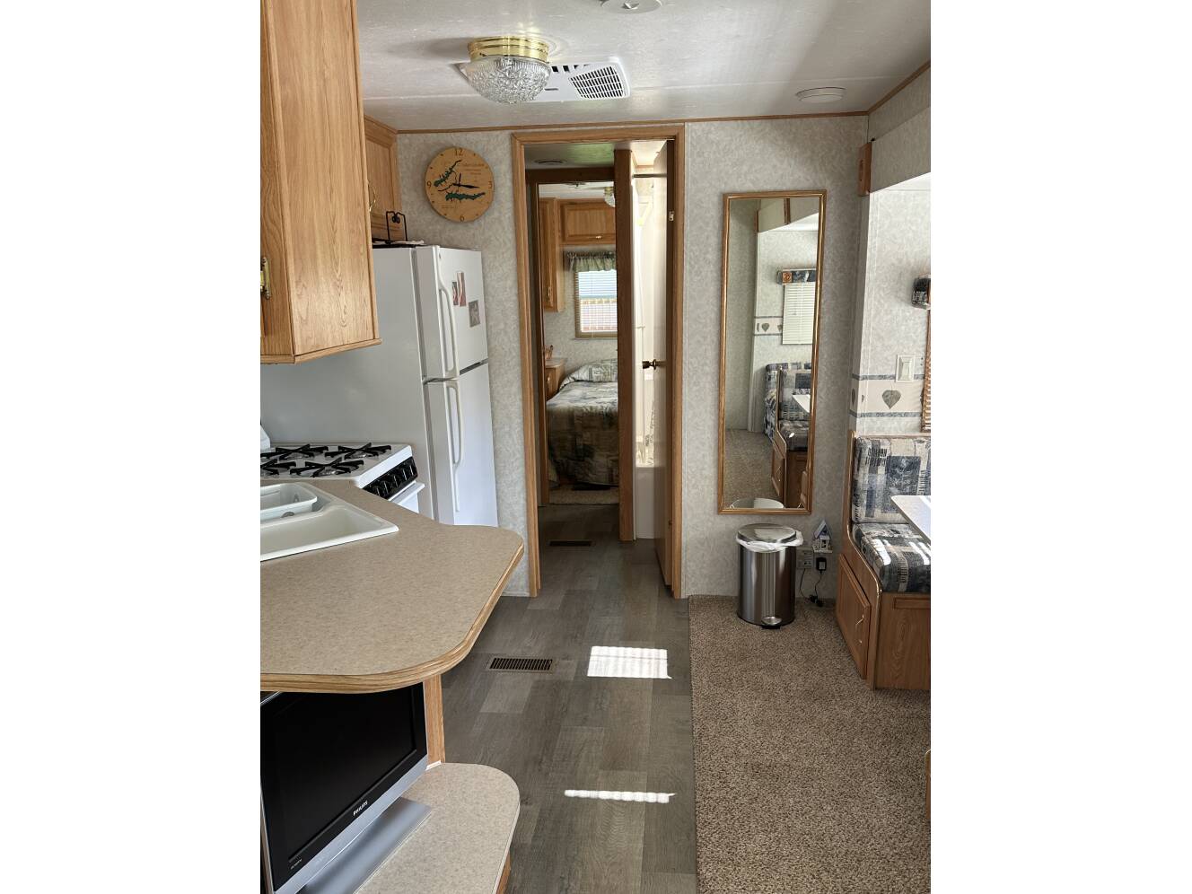 A photo of this 2005 Damon BAYRIDGE 38