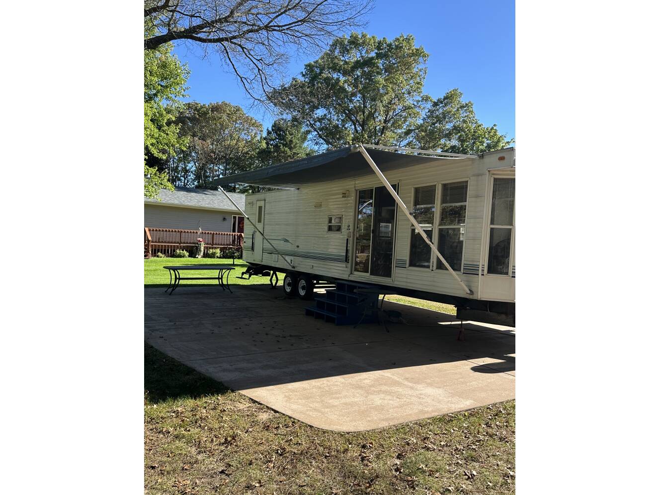 A photo of this 2005 Damon BAYRIDGE 38