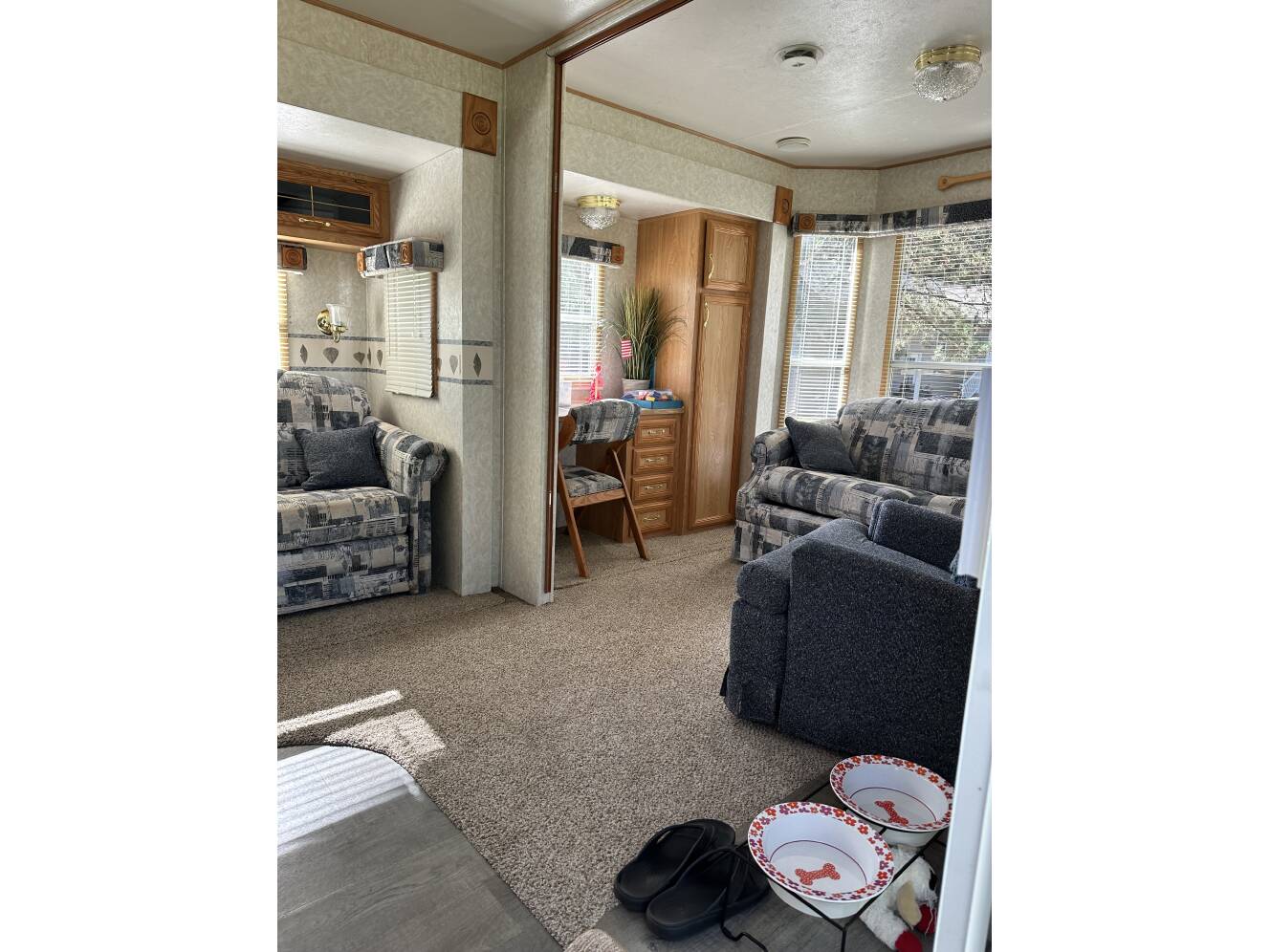 A photo of this 2005 Damon BAYRIDGE 38