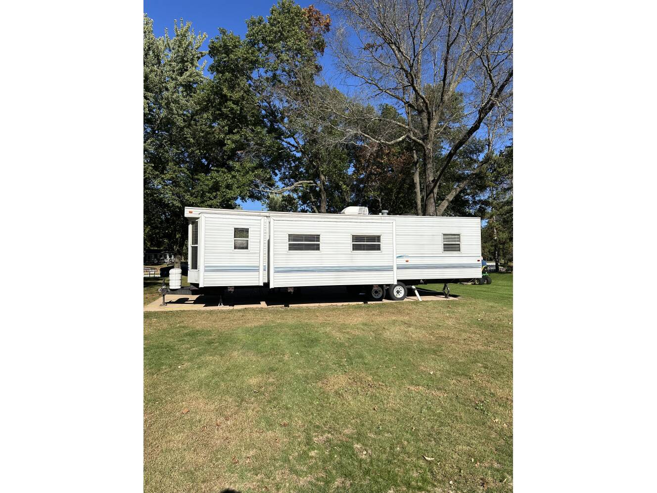 A photo of this 2005 Damon BAYRIDGE 38