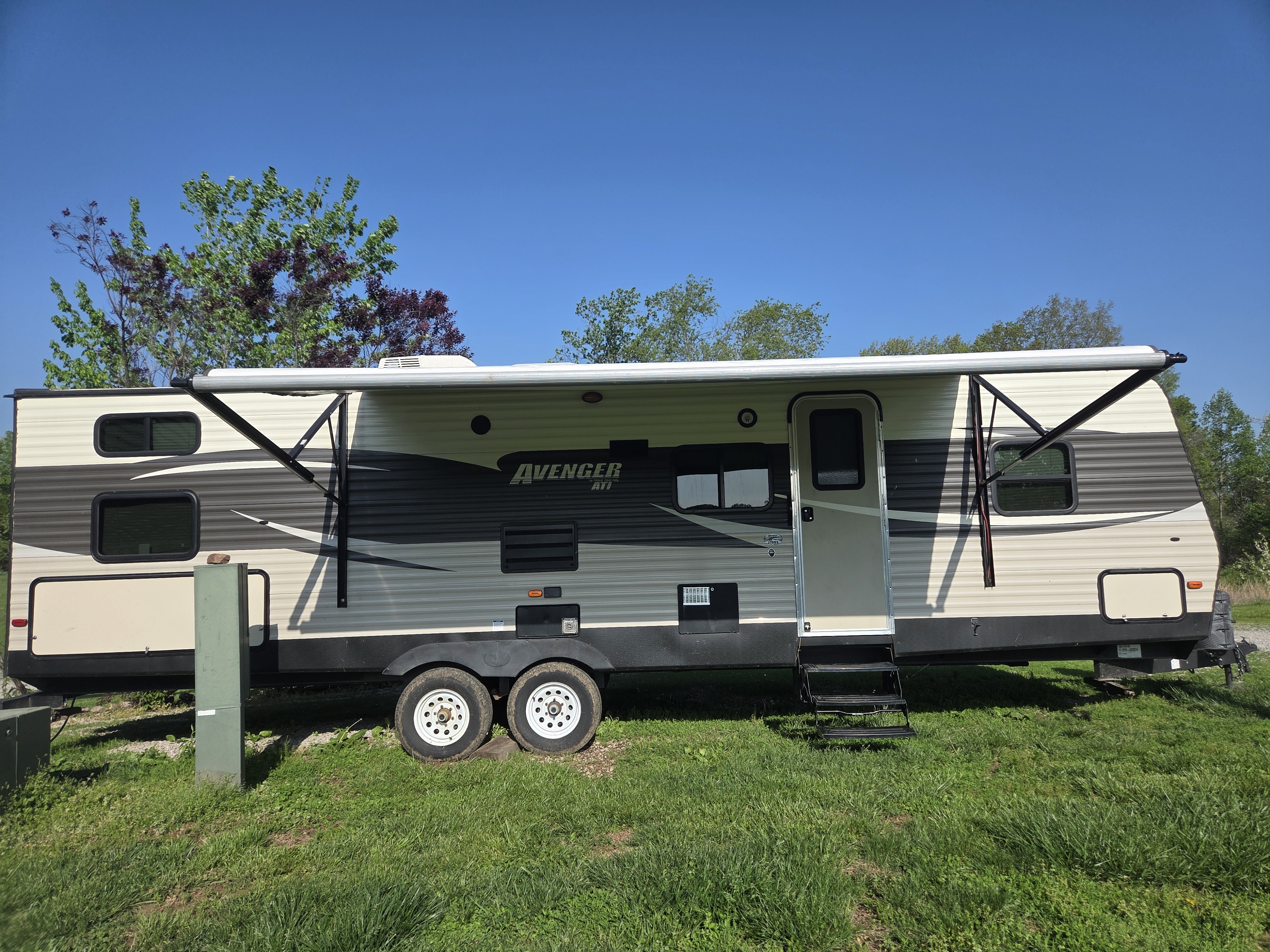2017 Forest River AVENGER 27DBS RV