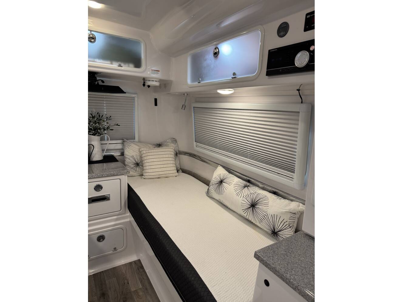A photo of this 2023 Oliver LEGACY ELITE II TWIN BED