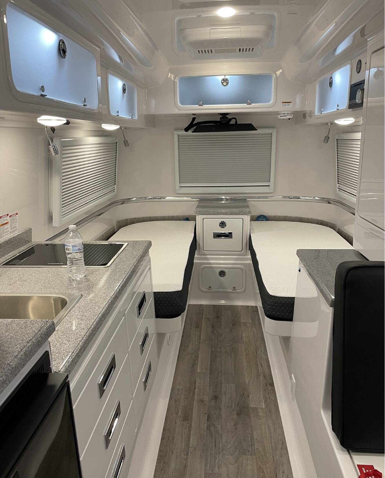 A photo of this 2023 Oliver LEGACY ELITE II TWIN BED