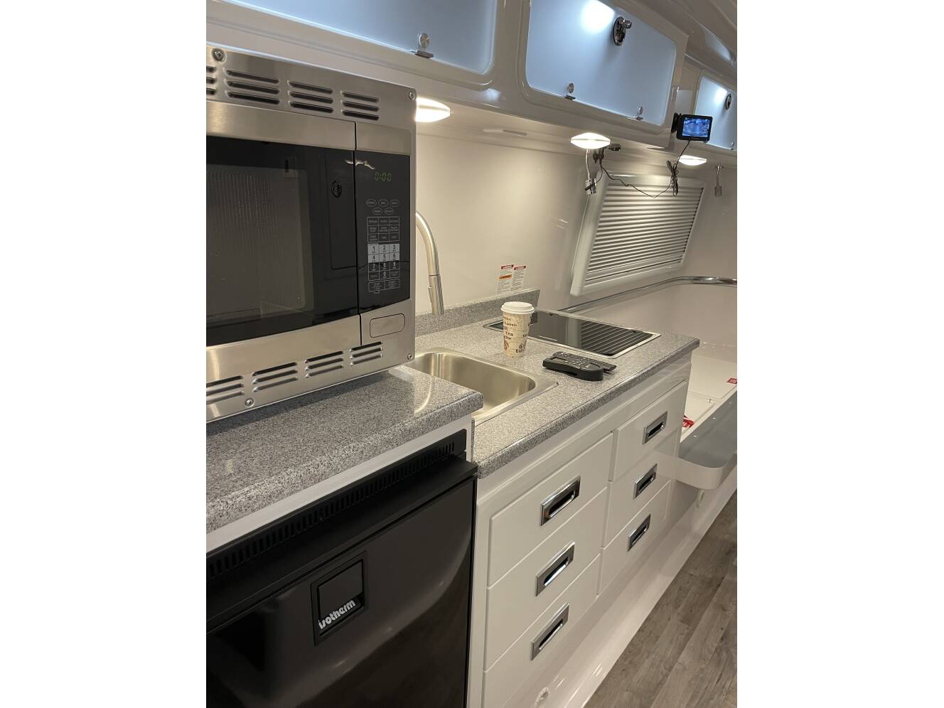 A photo of this 2023 Oliver LEGACY ELITE II TWIN BED