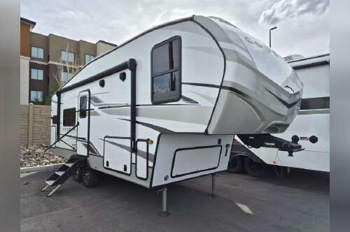 2025 Keystone COUGAR HALF TON 23MLE in sparks NV