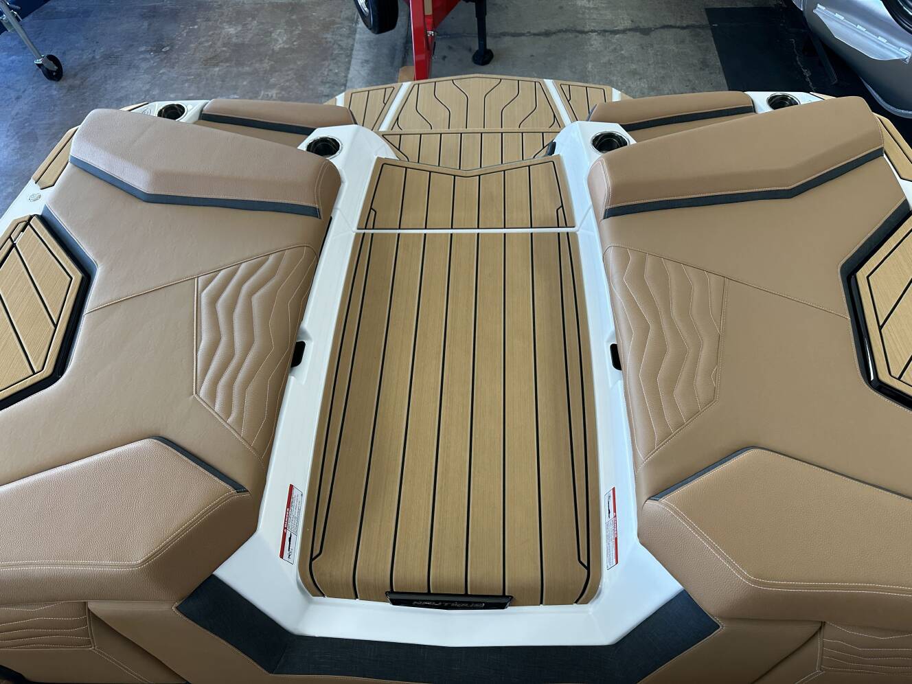 A photo of this 2026 Nautique Super Air Nautique G25