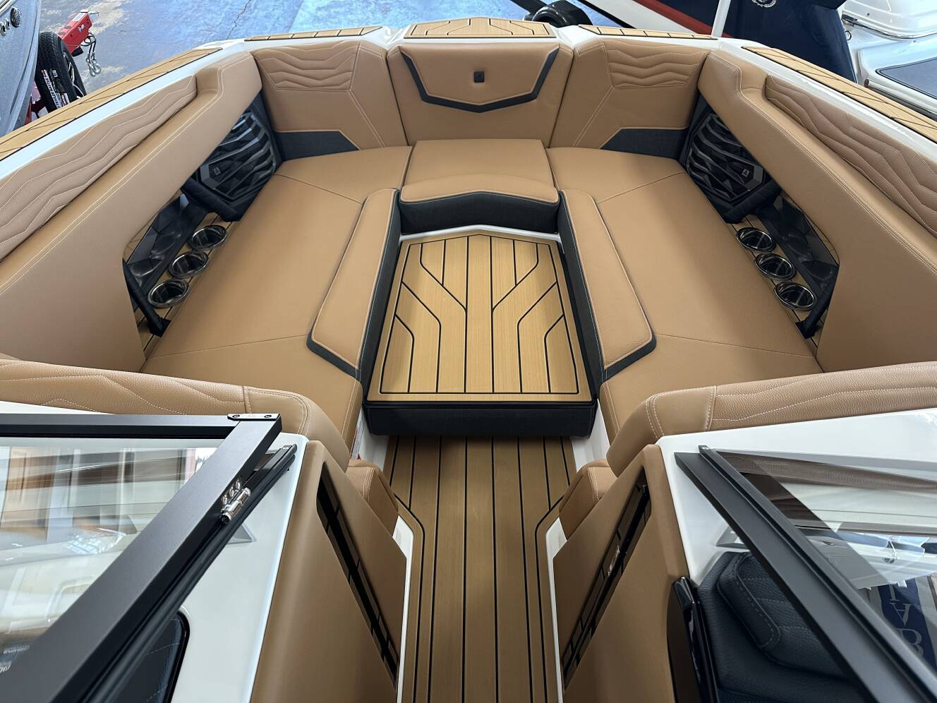 A photo of this 2026 Nautique Super Air Nautique G25