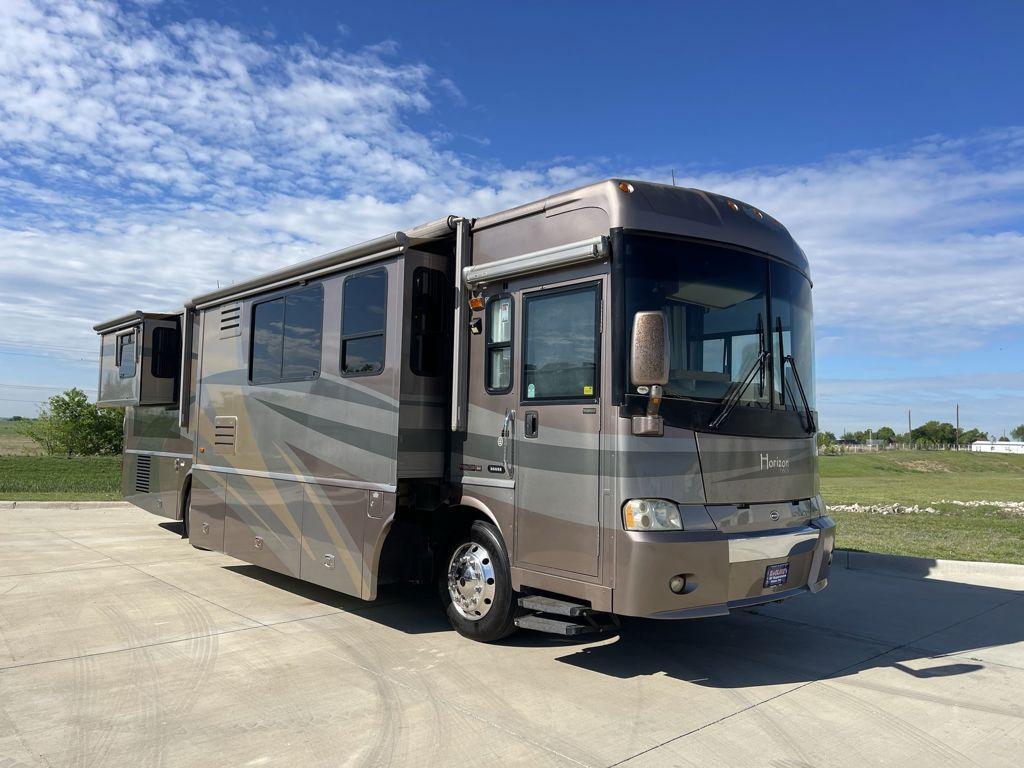 2005 Winnebago Horizon 36RD Class A Diesel Motorhome - Diesel Pusher RV