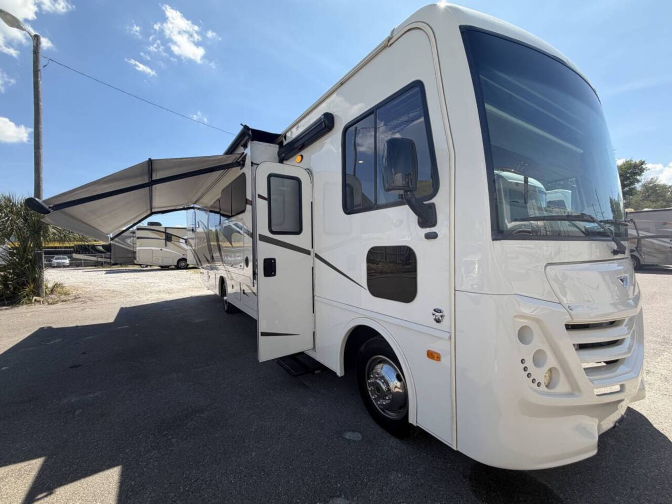 A photo of this 2020 Fleetwood FLAIR 35R