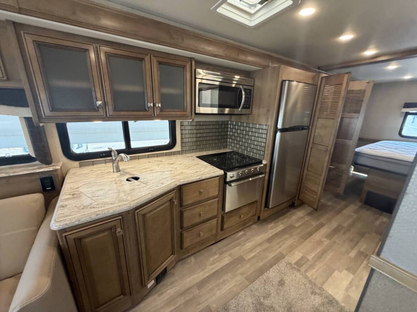 A photo of this 2020 Fleetwood FLAIR 35R