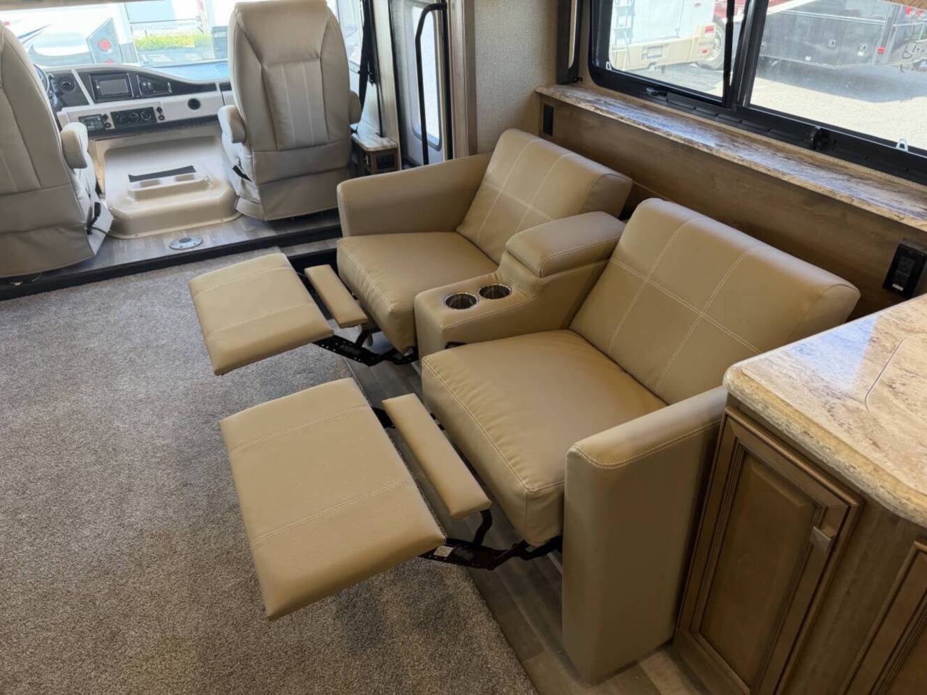 A photo of this 2020 Fleetwood FLAIR 35R