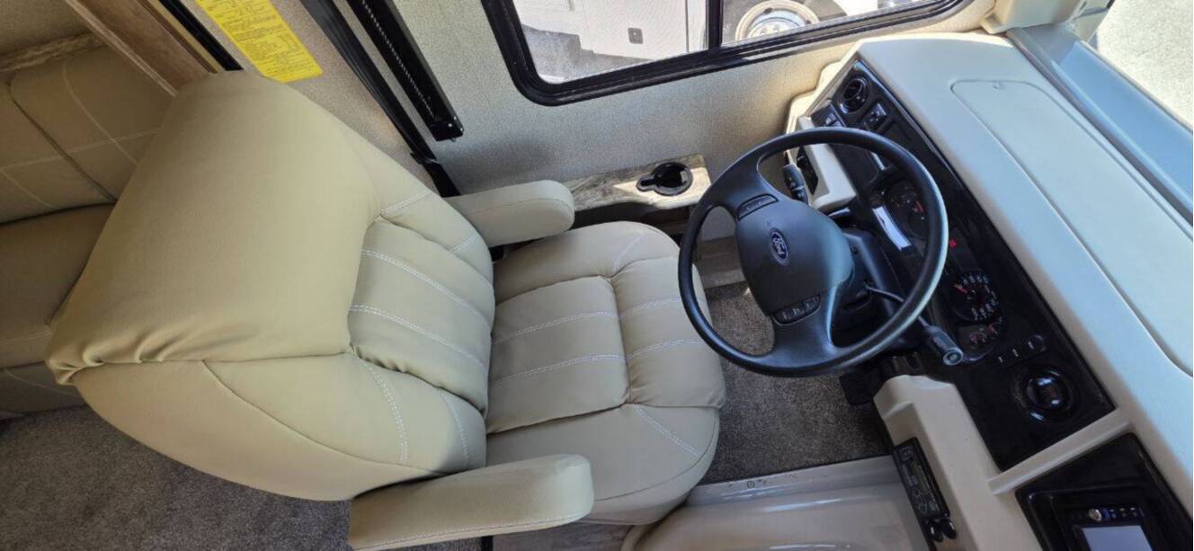 A photo of this 2020 Fleetwood FLAIR 35R