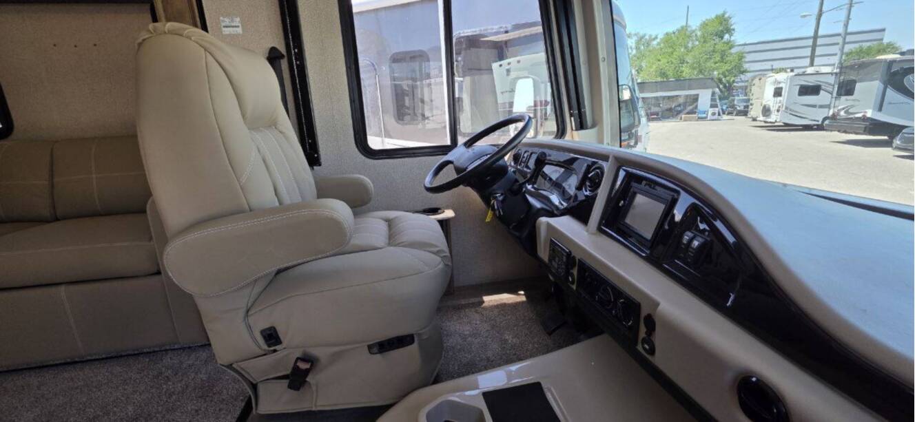 A photo of this 2020 Fleetwood FLAIR 35R