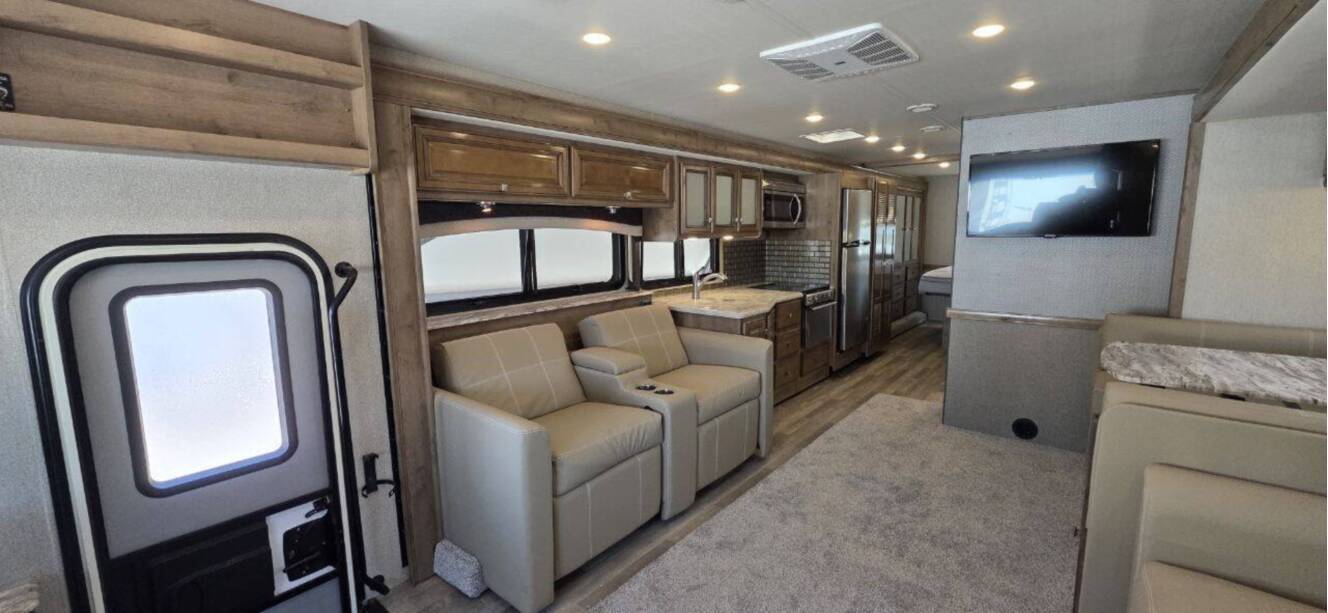 A photo of this 2020 Fleetwood FLAIR 35R