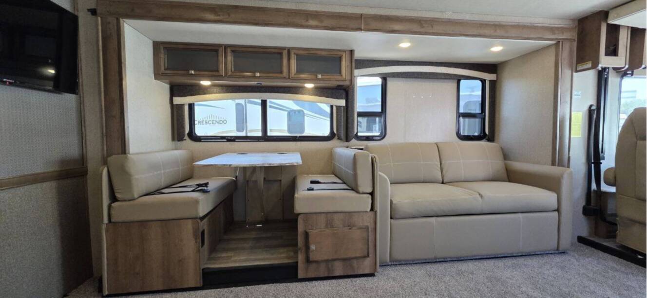 A photo of this 2020 Fleetwood FLAIR 35R
