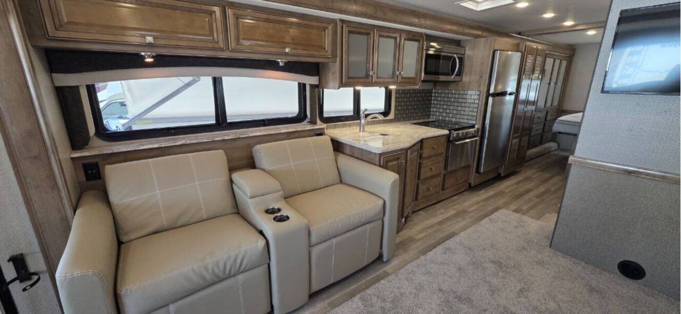 A photo of this 2020 Fleetwood FLAIR 35R