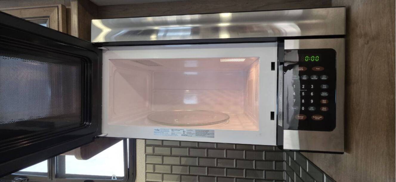 A photo of this 2020 Fleetwood FLAIR 35R