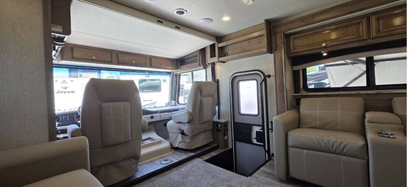 A photo of this 2020 Fleetwood FLAIR 35R