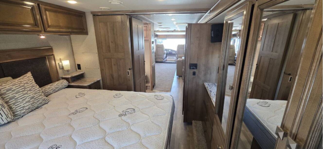 A photo of this 2020 Fleetwood FLAIR 35R