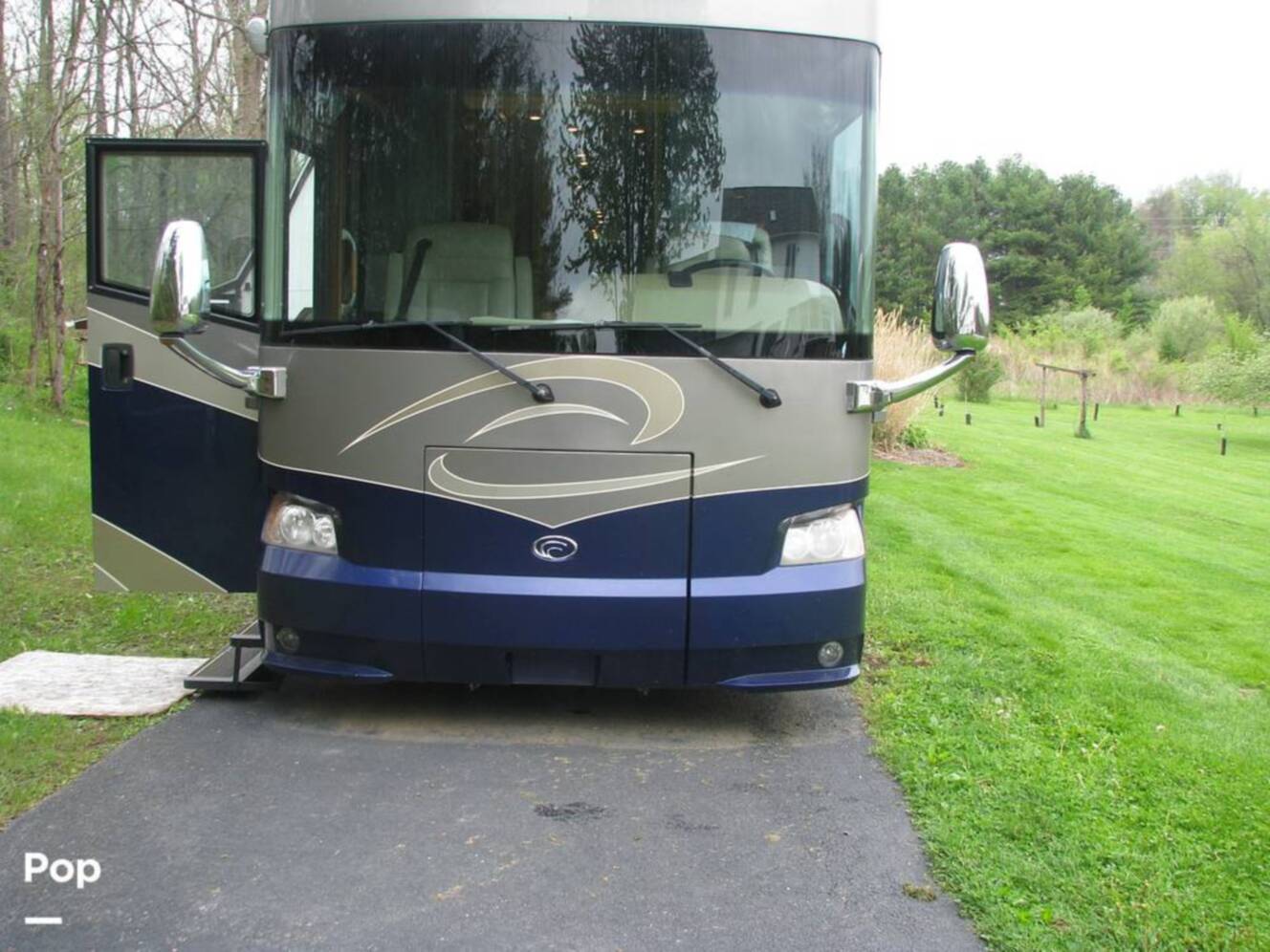 A photo of this 2008 Country Coach Inspire Founders Edition
