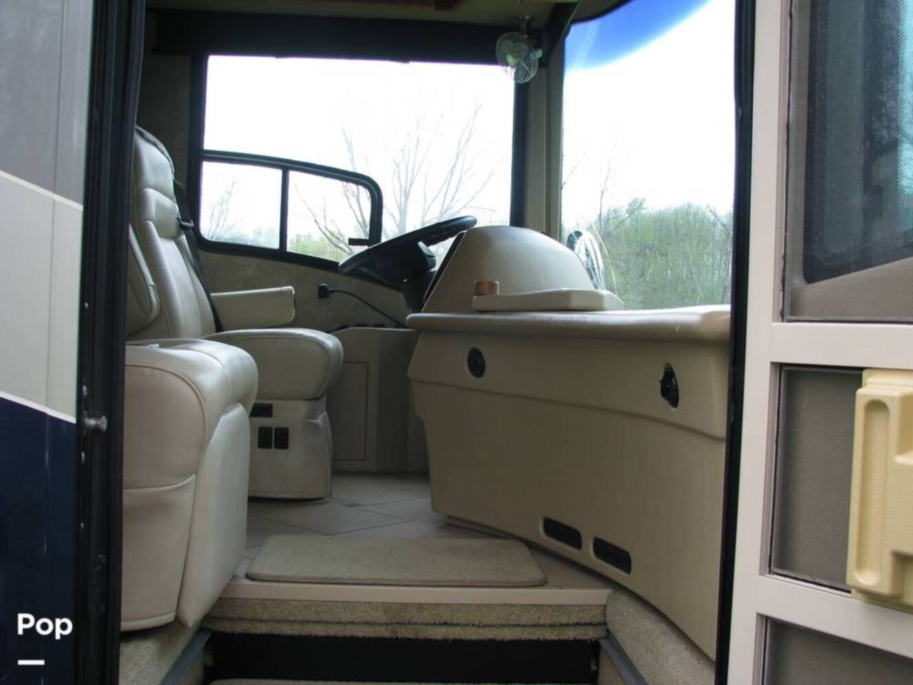 A photo of this 2008 Country Coach Inspire Founders Edition