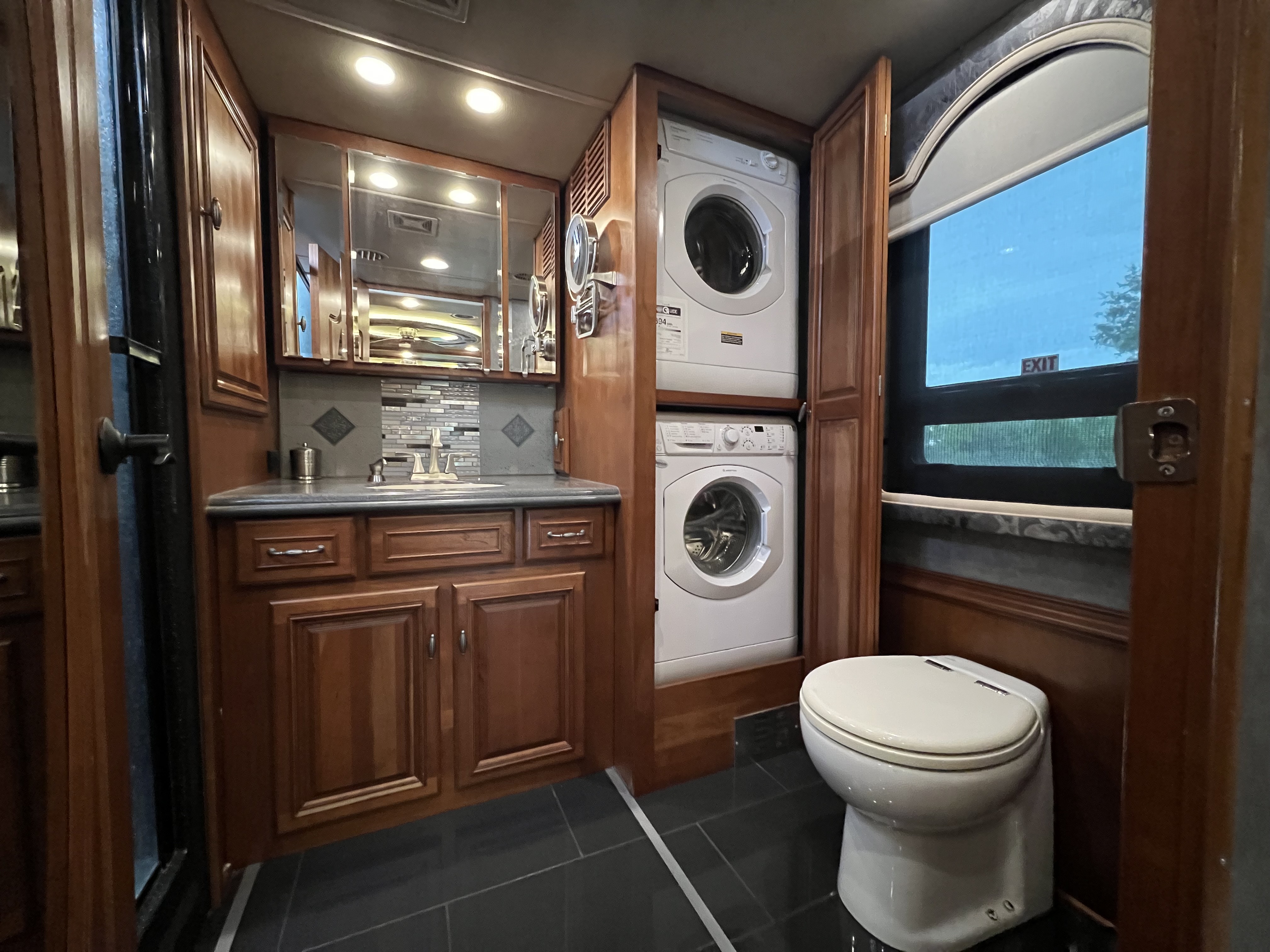 2016 Winnebago ELLIPSE ULTRA 42QL in naples FL