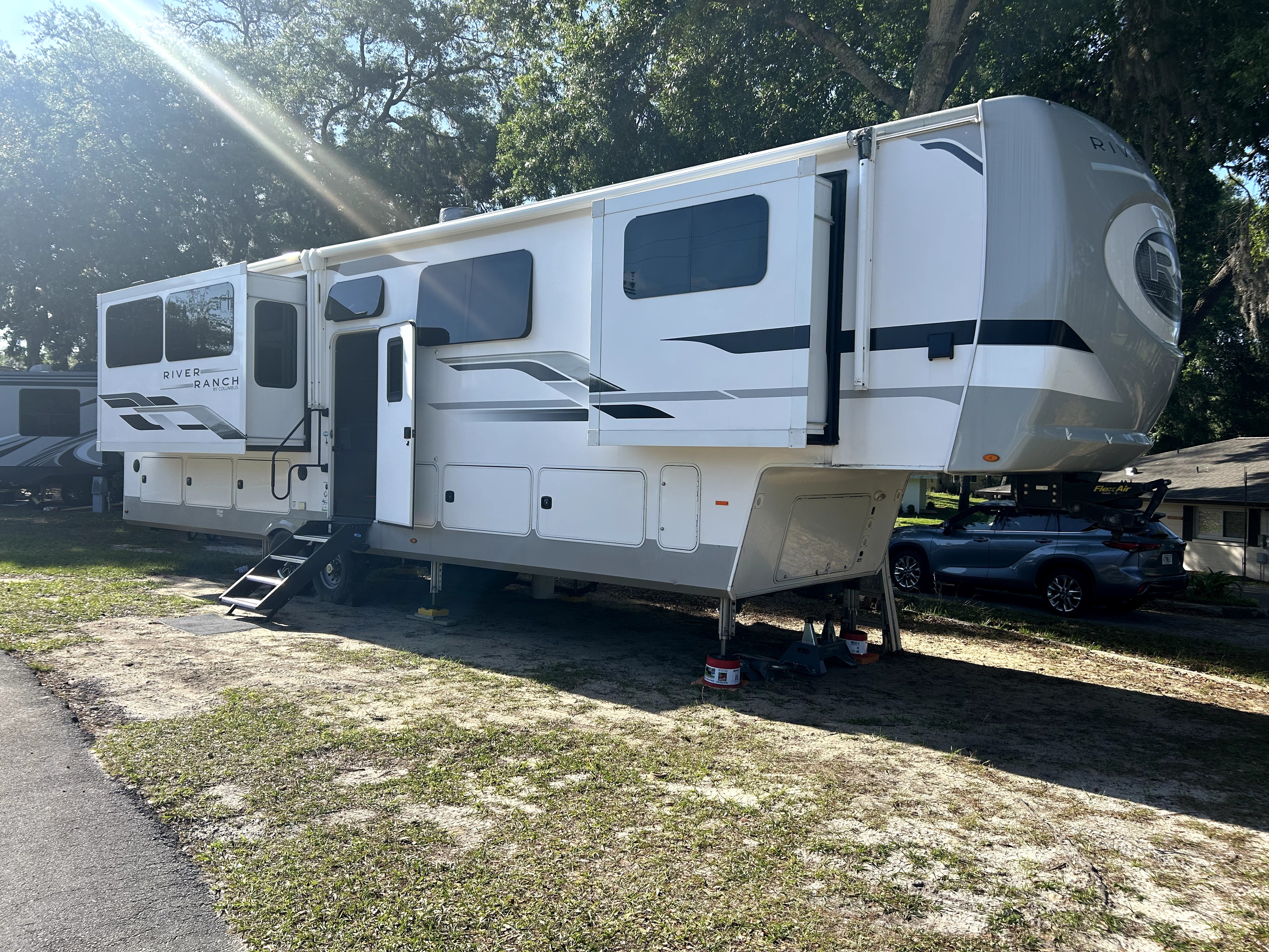 2021 Palomino RIVER RANCH 392MB RV