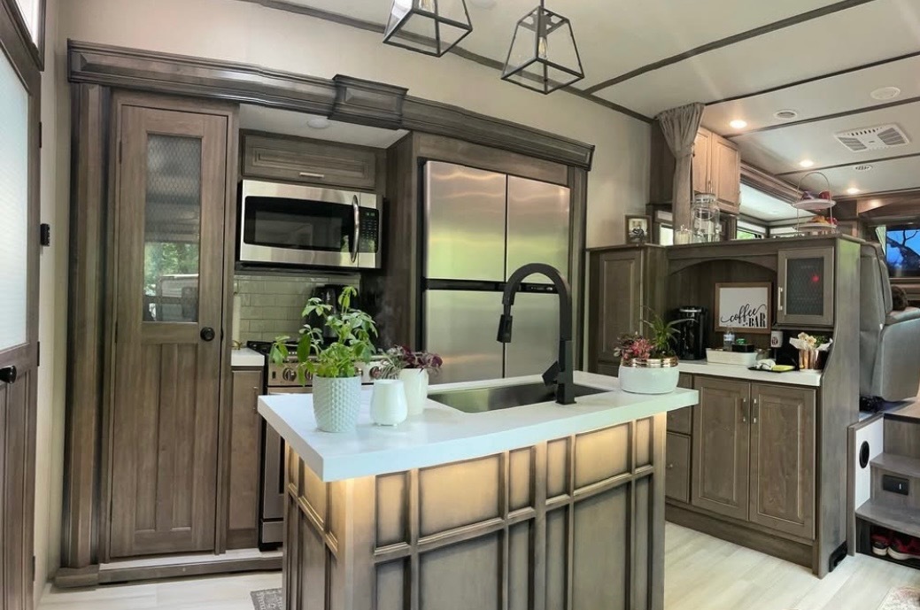 2019 Grand Design SOLITUDE 380FL RV