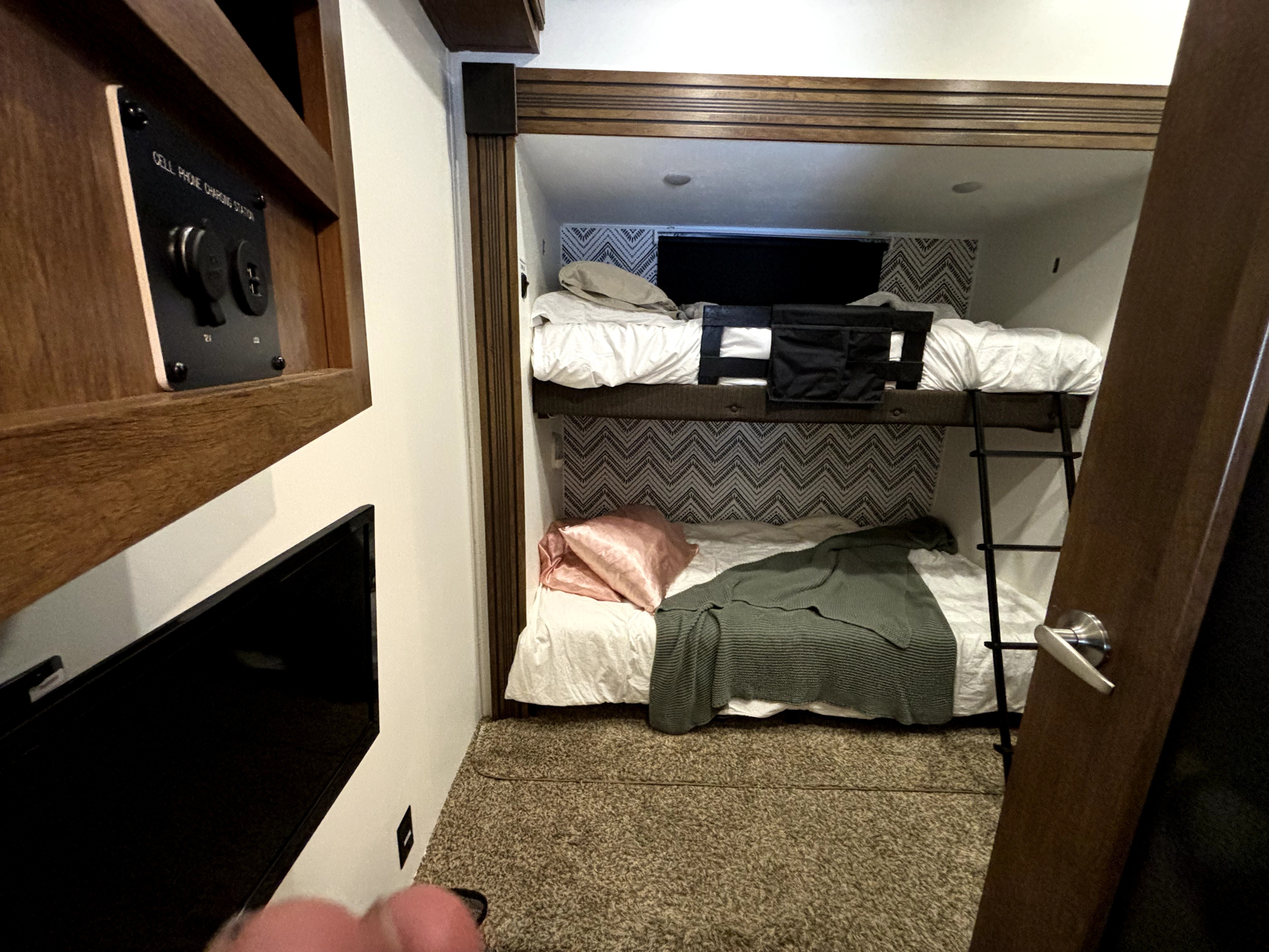 2017 Coachmen CHAPARRAL 390QSMB in greendale IN