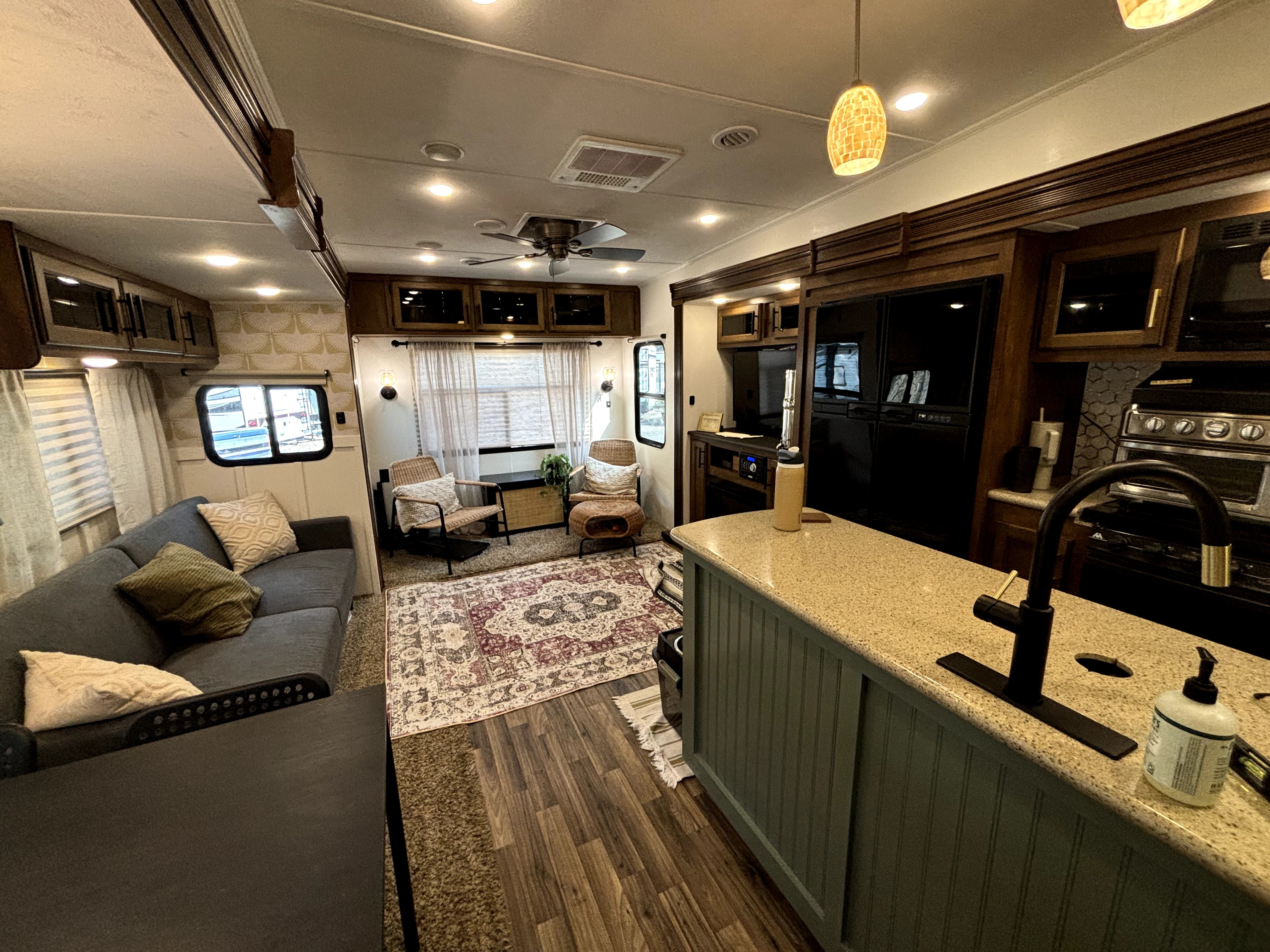 2017 Coachmen CHAPARRAL 390QSMB in greendale IN