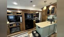 2017 Coachmen CHAPARRAL 390QSMB RV